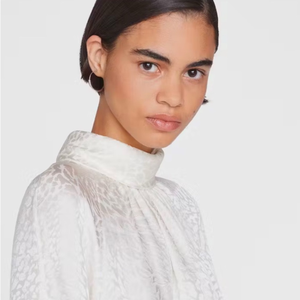 Frame Foldover Mock Neck Blouse in off white